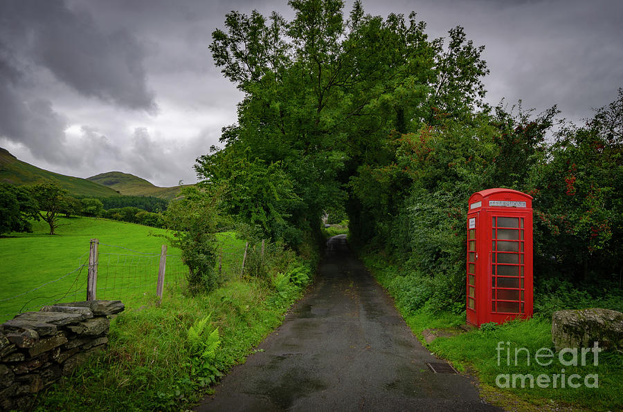 Nature Photograph - The Quintessential British Road by Peng Shi