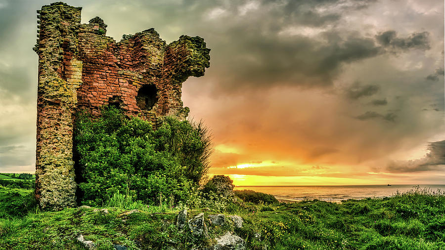 The Red Castle sunrise Photograph by Ian Fraser - Fine Art America