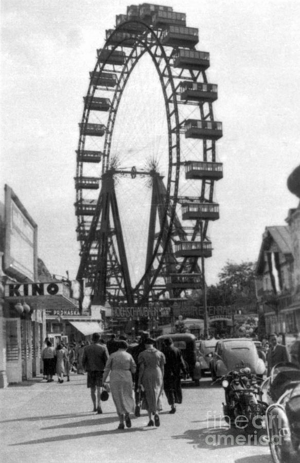 THE RIESENRAD, 1940's Photograph by Granger - Fine Art America