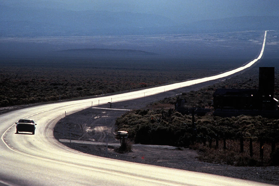 Road to nowhere. Самые свободные дороги. Эстетика дороги в никуда. Китай дороги в никуда. Дорога в никуда на мото.