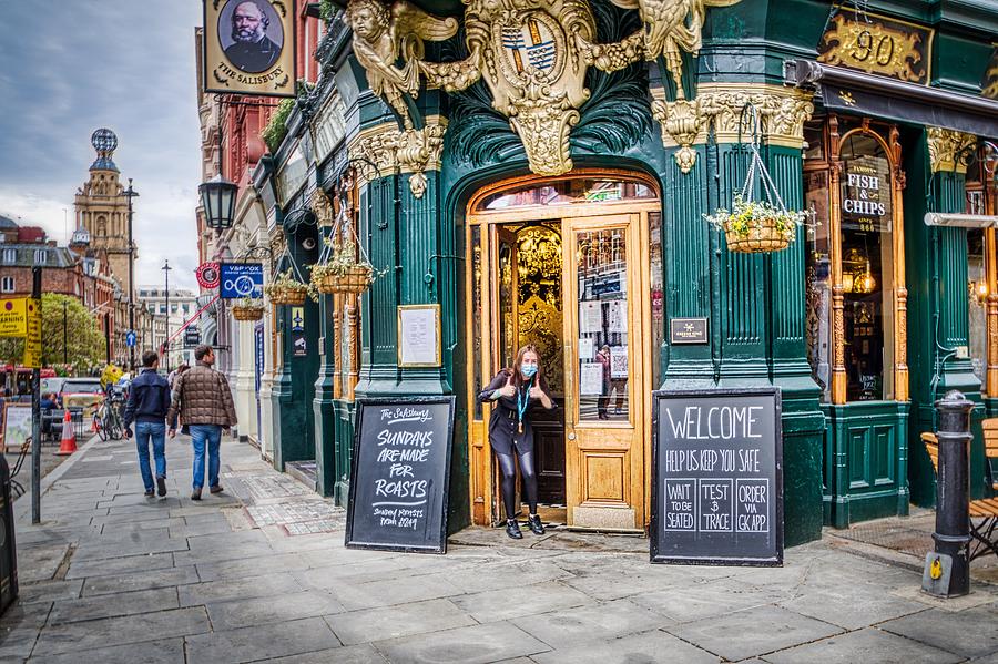 The Salisbury Pub Photograph by Raymond Hill