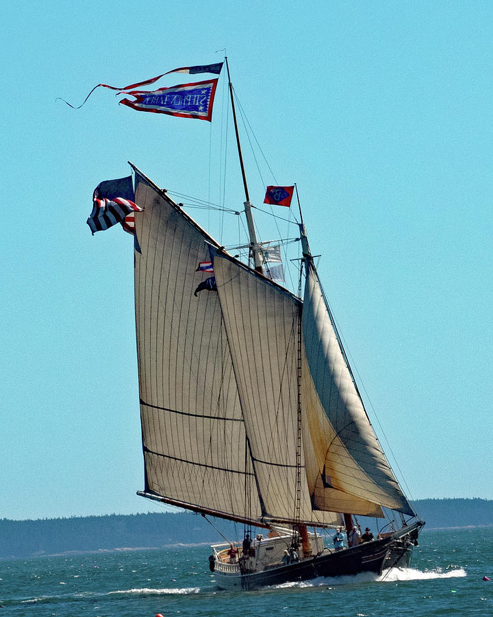 The Schooner Stephen Taber Under Full Sail Photograph By Bunnie ...