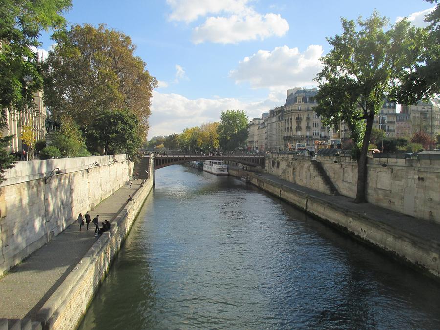 The Seine Photograph by Christopher J Kirby