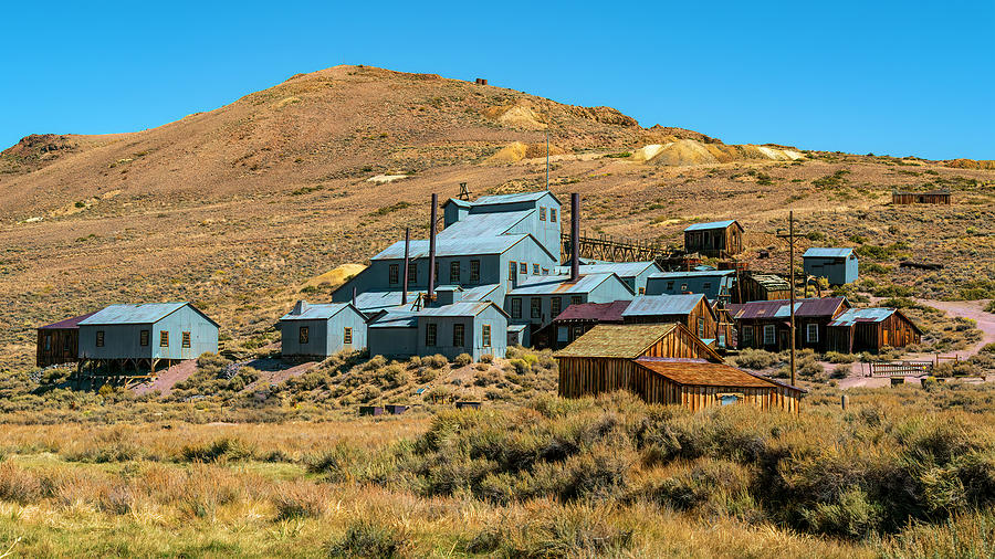 The Standard Mill at Bodie Ghost Town Photograph by Lindsay Thomson