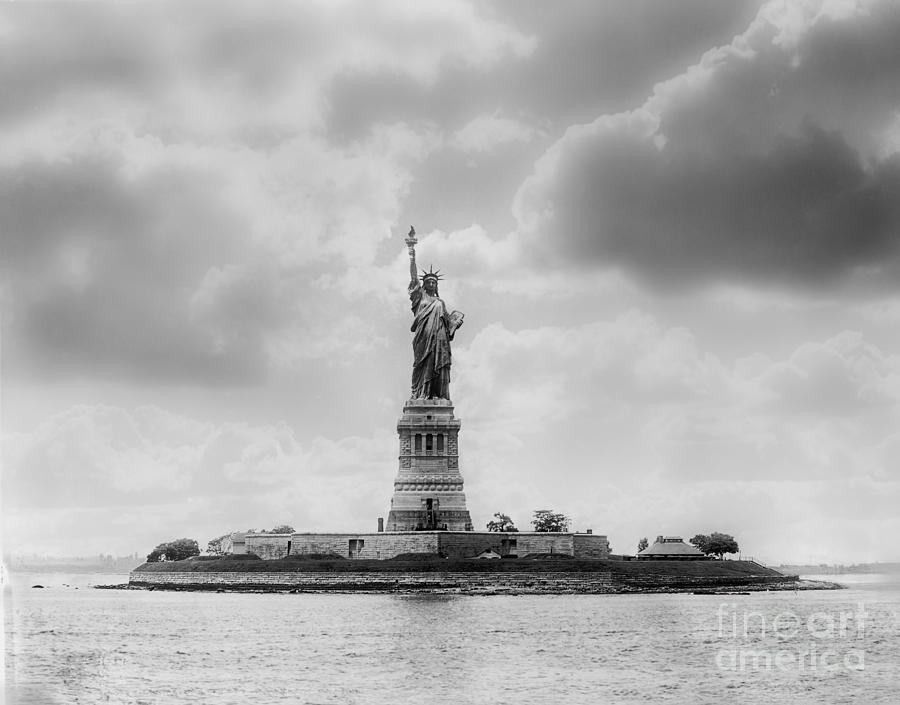 The Statue Of Liberty 1904 Photograph By Jon Neidert Pixels