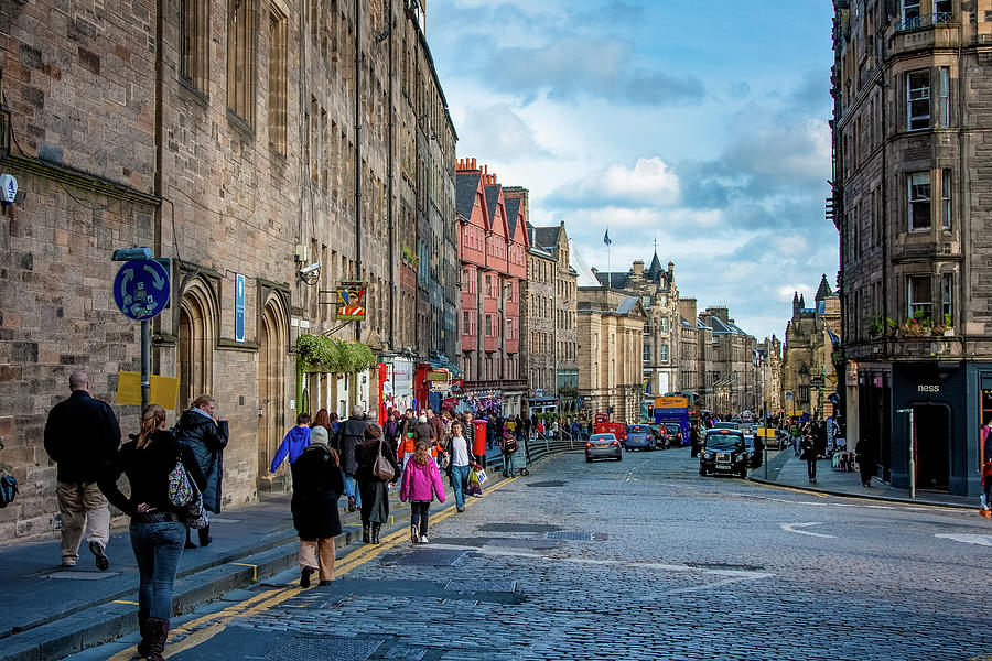 The Streets of Edinburgh Digital Art by SnapHappy Photos The Streets of Edinburgh Digital Art by SnapHappy Photos