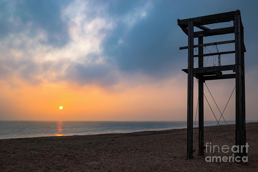 The sun and the watchtower Photograph by Vicente Sargues