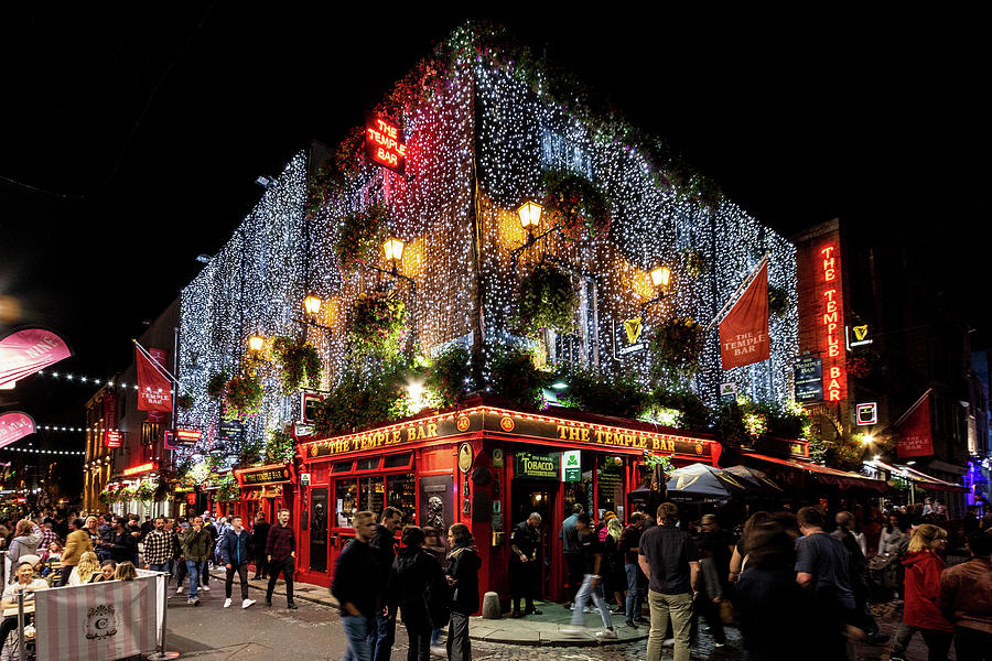 The Temple Bar 3 Photograph by Chris Smith