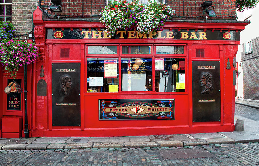 The Temple Bar - Dublin, Ireland Photograph by Denise Strahm