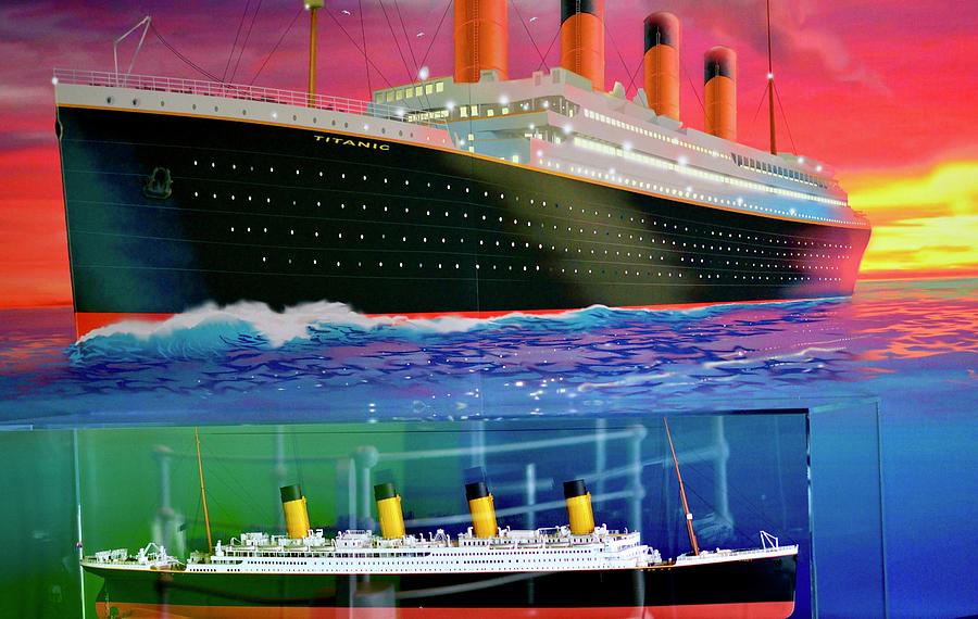 The Titanic Exhibit Photograph by Warren Thompson
