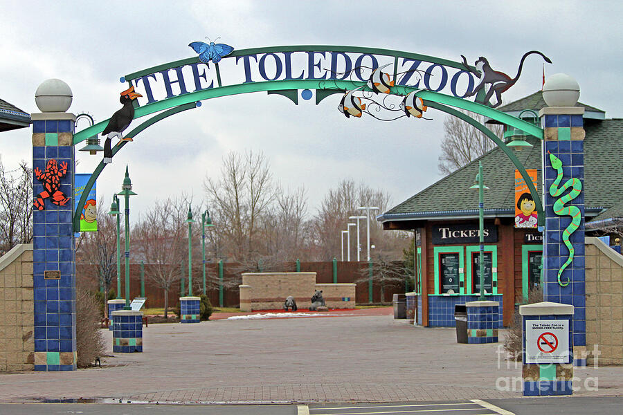 The Toledo Zoo Entrance 0784 Photograph by Jack Schultz