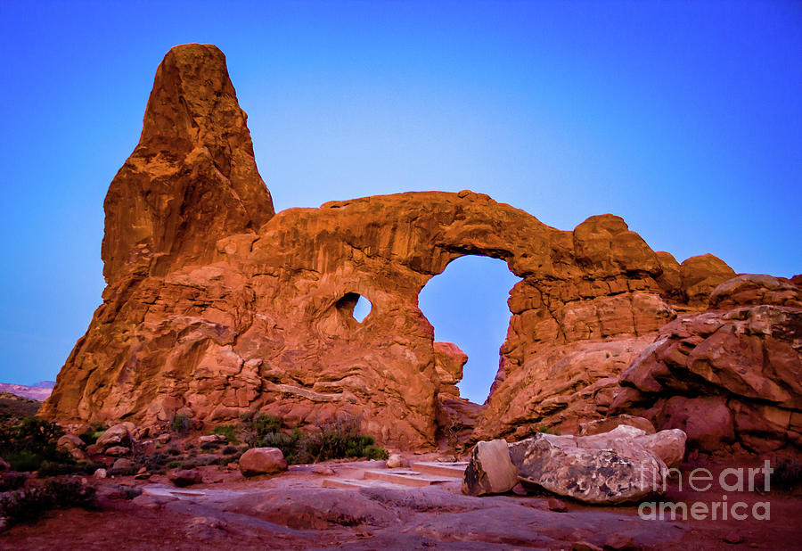 Arches National Park Photograph - The Turret Arch  by Robert Bales