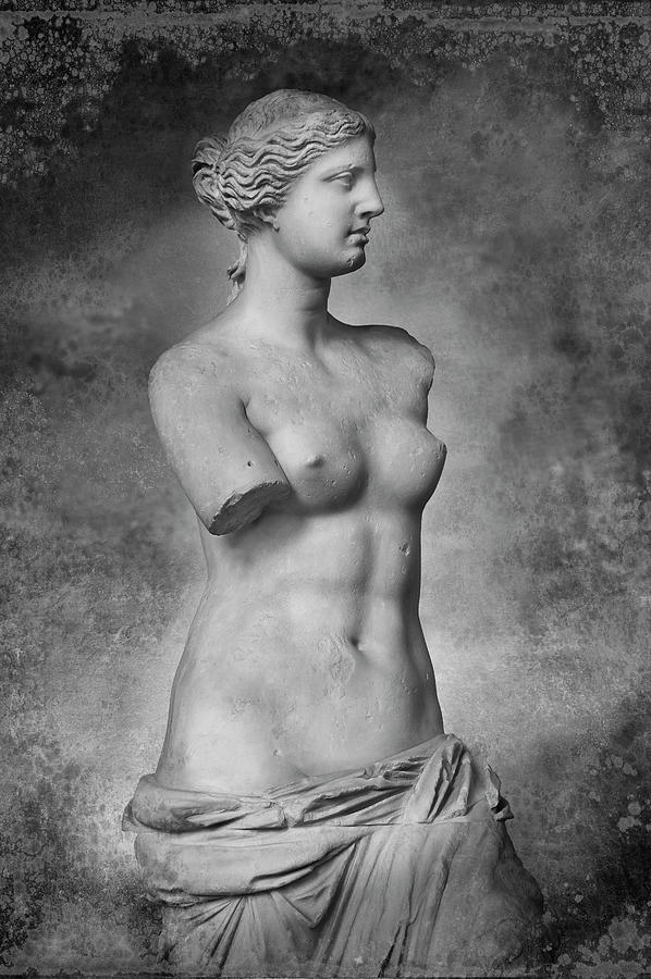 The Venus de Milo ancient Greek sculpture - black and white wall art print Sculpture by Paul E Williams