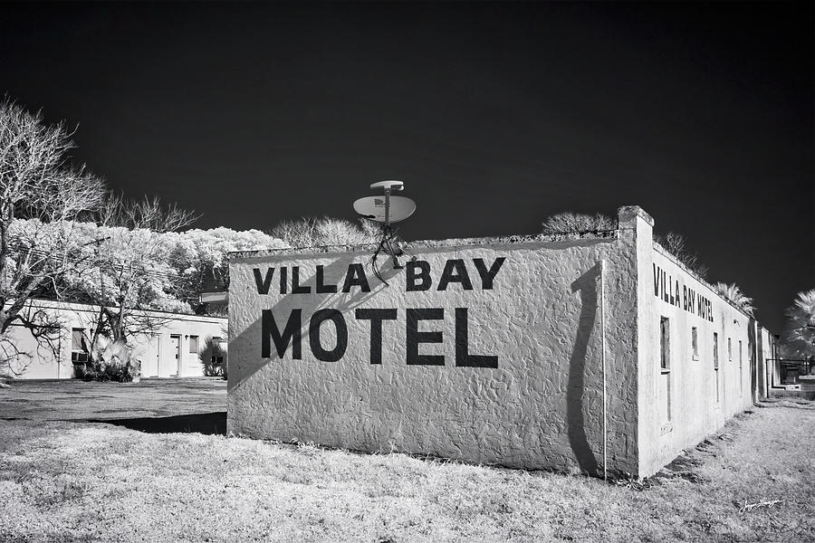 The Villa Bay Motel Photograph by Jurgen Lorenzen
