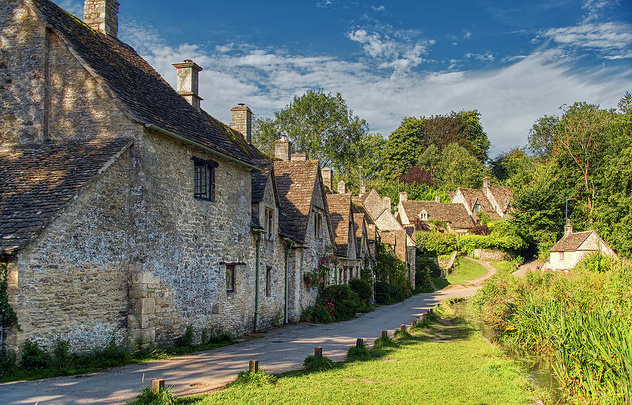 The Weavers Cottages at Bibury Photograph by Dave Williams - Fine Art ...