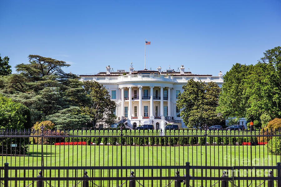 The White House, Washington DC, USA. Photograph by Michal Bednarek