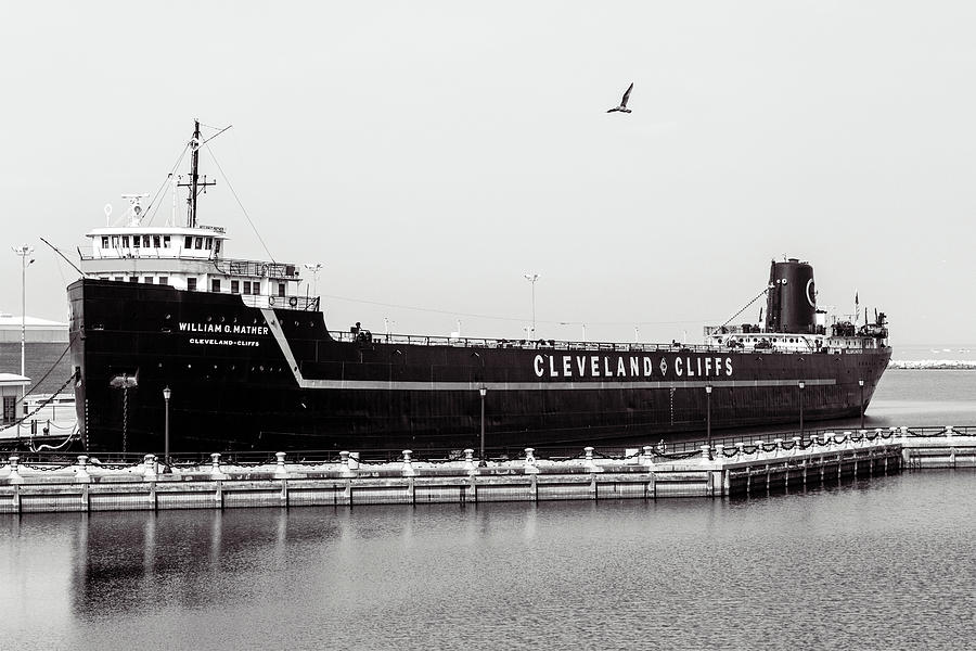 The William G Mather Steamship Photograph by Dale Kincaid