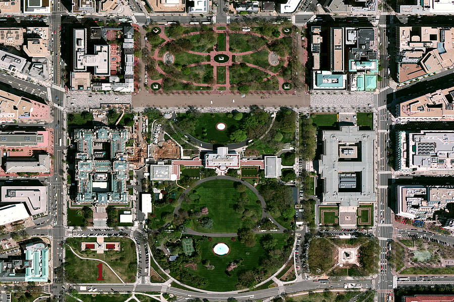 This is a satellite image of the  White Housel in Washington DC. Photograph by DigitalGlobe/ScapeWare3d