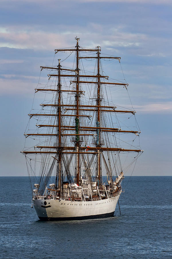 superyacht three masts