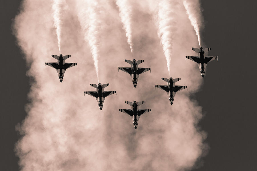 Thunderbirds Delta Loop Black and White Photograph by John Daly