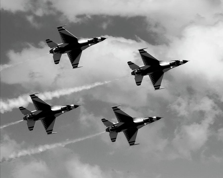 Thunderbirds in Flight bw Photograph by Bob Pardue