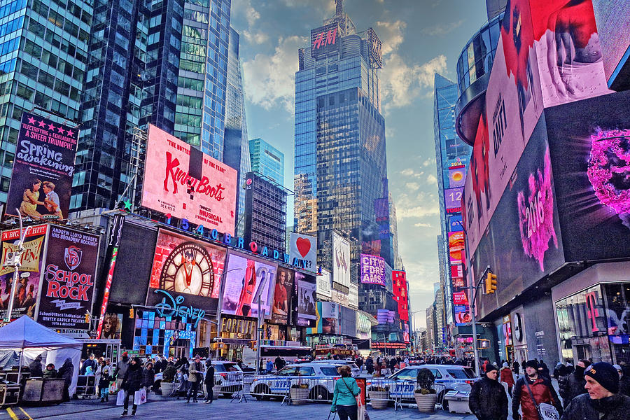 Times Square Vu South Photograph by Russel Considine