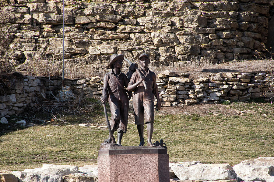 Tom And Huck Statue Photograph