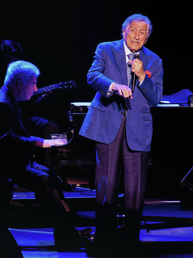 Tony Bennett in Concert Photograph by Ron Dubin