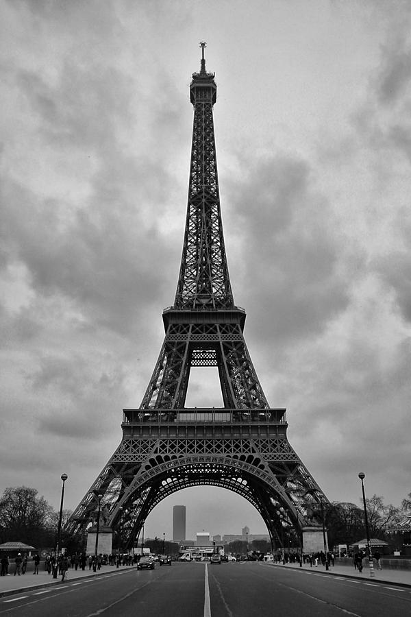 Torre Eiffel BW Photograph by Miguel Schmitt - Pixels