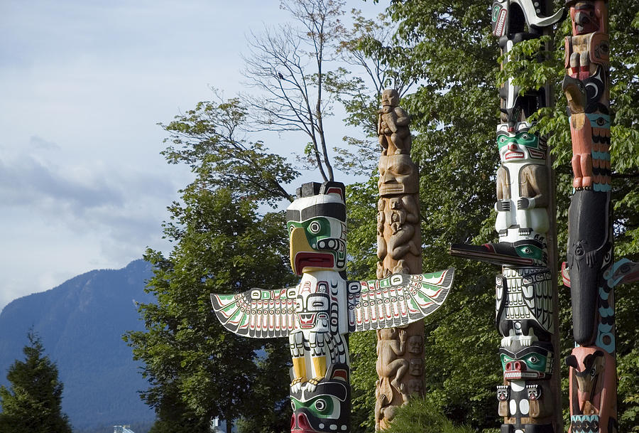 Totem poles Photograph by Ak2
