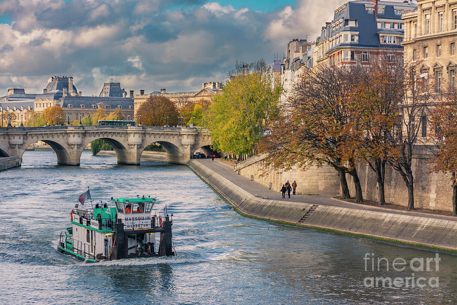 Tour by the Seine river Photograph by Vicente Sargues