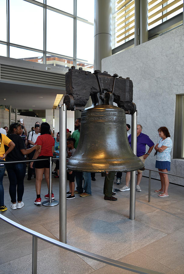 Tourists at the Liberty Bell Photograph by Mark Stout