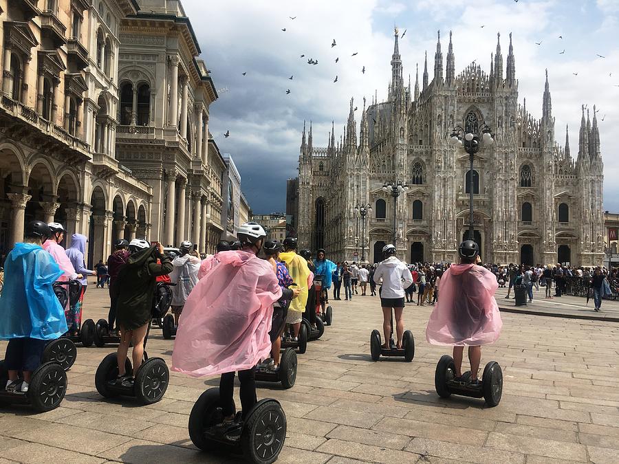 Tourists in Milan Photograph by Rumiana Nikolova