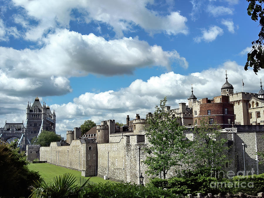 Tower of London Photograph by Tom Watkins PVminer pixs
