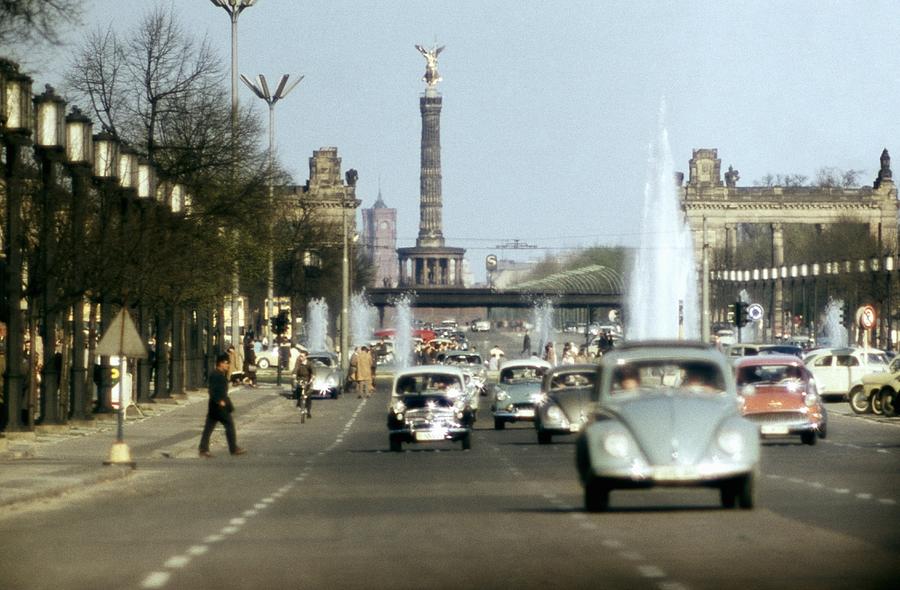 Traffic on road near the Victory Column (Siegess?ule), Berlin, Germany Photograph by Sparwasser