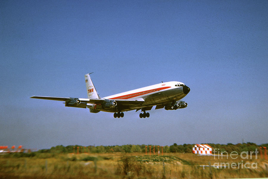 Trans World Airlines TWA, Boeing 707 Landing by Wernher Krutein