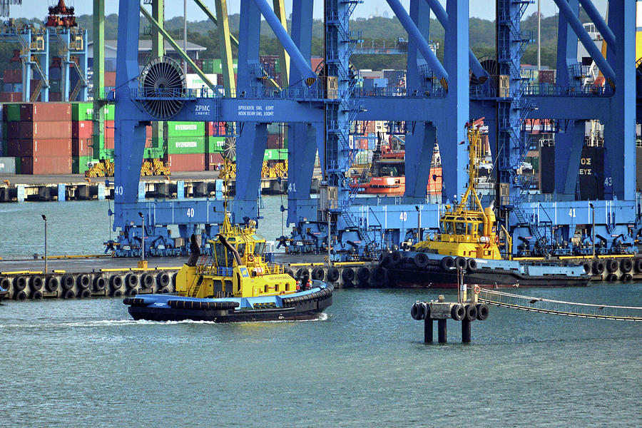 Tugboats Balboa, Manzanillo and Portobelo in Colon, Panama Photograph by Bill Swartwout