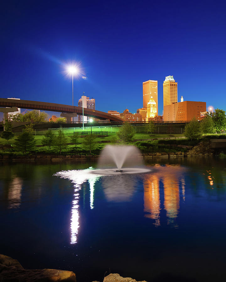 Tulsa Skyline at Dawn Over Centennial Park Lake and Fountain Photograph ...