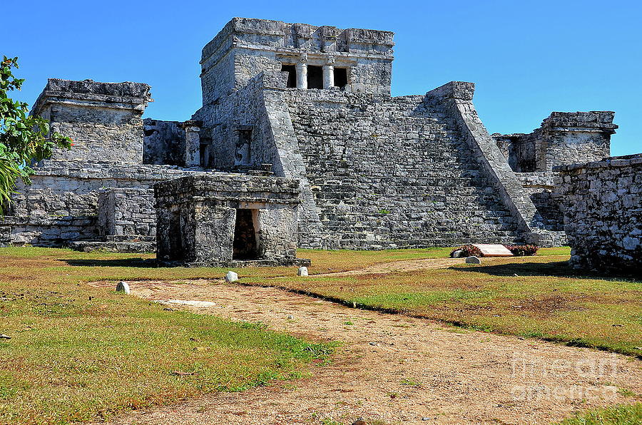 Tulum Mayan Ruins Digital Art by Jerzy Czyz