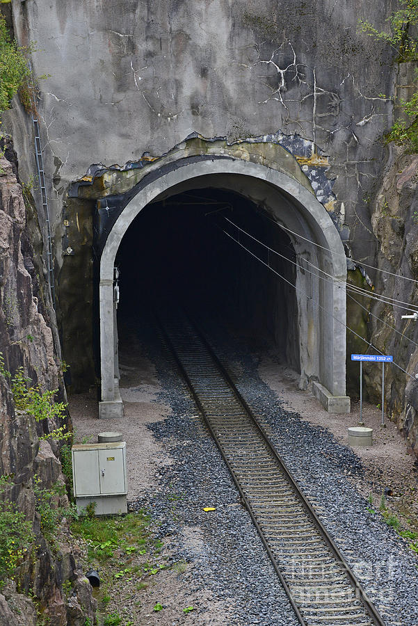 Tunnel 3 Photograph