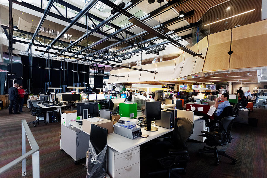 TV newsroom - Channel 7 Sydney Photograph by 4x6