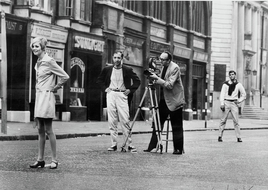 Twiggy's first shoot in Carnaby Street Photograph by Ron Morgans - Fine ...