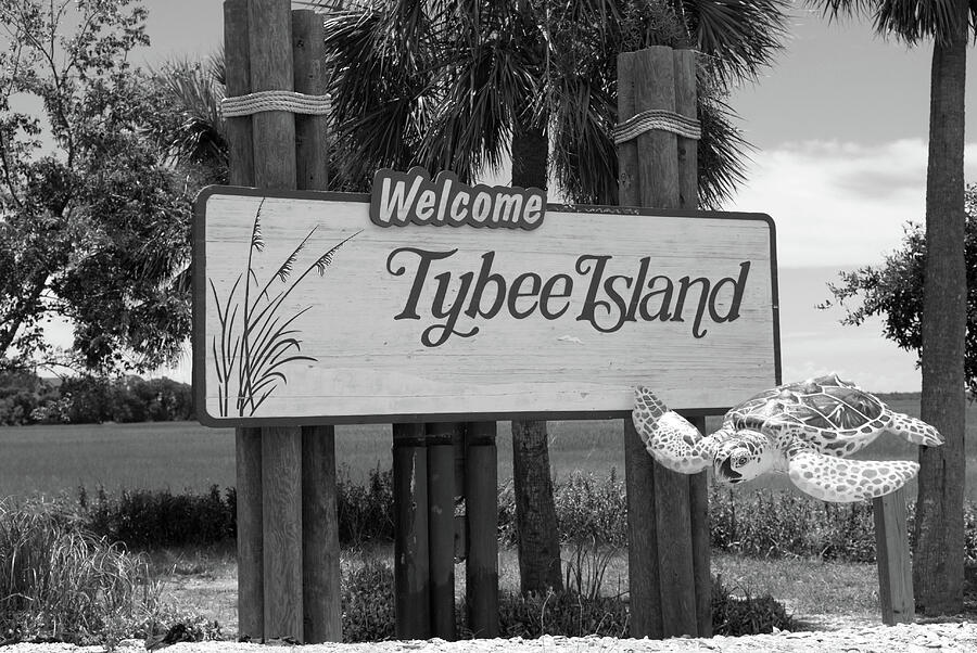 Tybee Island Welcome Sign Georgia BW Photograph by Bob Pardue