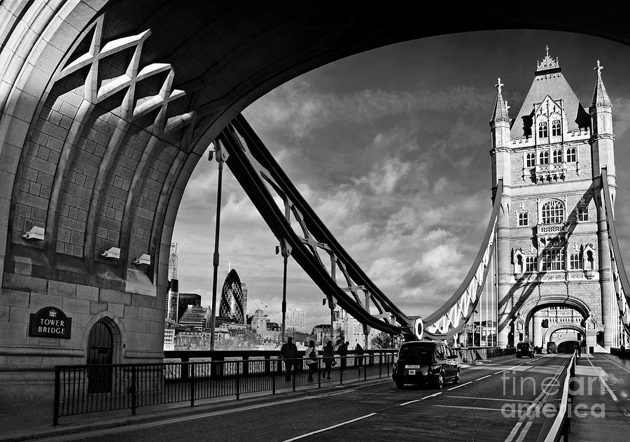 UK - London Icons - a black cab and the Tower Bridge Photograph by Carlos Alkmin