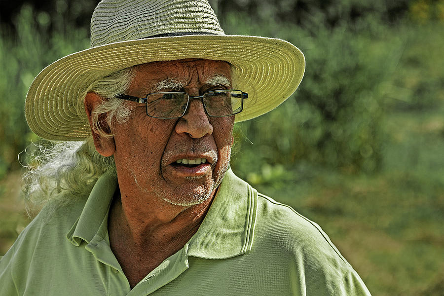 Un Granjero Cubano Photograph by Mike Schaffner