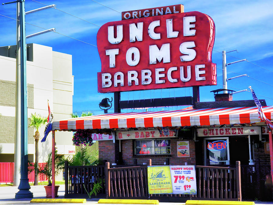 Uncle Toms Barbeque Photograph by Dominic Piperata