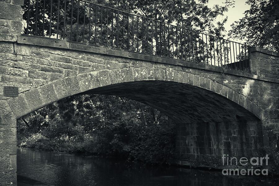 Union Canal Bridge 11 - Long Hermiston - Solitary Wave by Yvonne Johnstone Union Canal Bridge 11 - Long Hermiston - Solitary Wave by Yvonne Johnstone