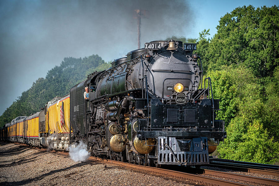 Union Pacific 4014 northbound at Jacksonville AR Photograph by Jim Pearson