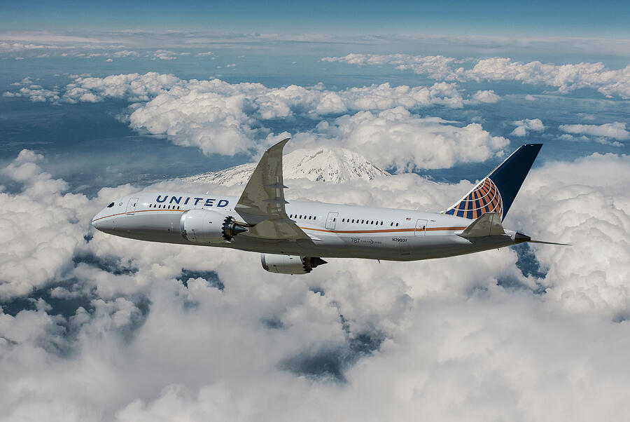 United Airlines Boeing 787-8 Dreamliner Mixed Media by Erik Simonsen