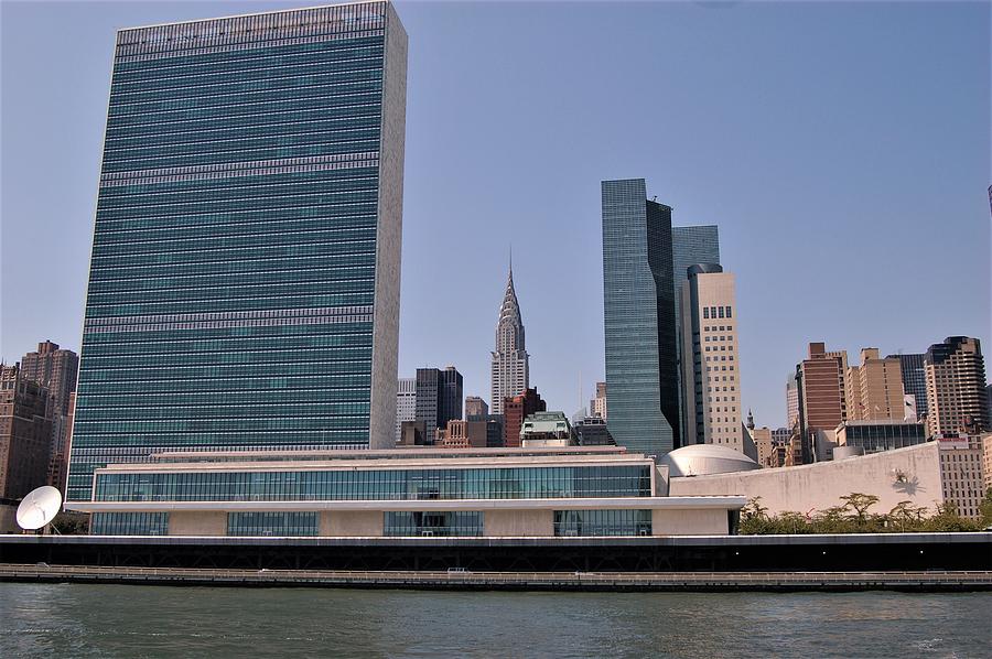 United Nation Headquarters Photograph by Christopher James